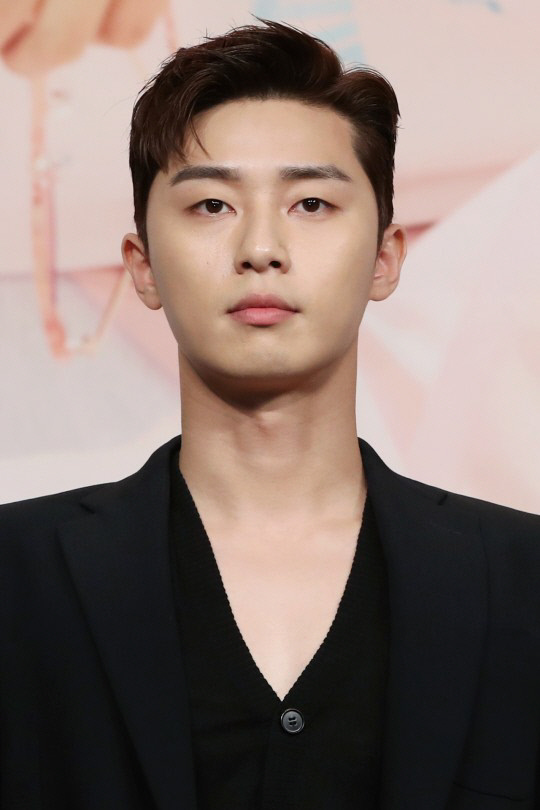 눈썹이 있는 원본 이미지